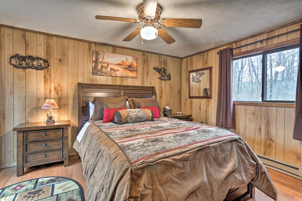 Bear Den Rustic Pocono Lake Home With Game Room! Zewnętrze zdjęcie